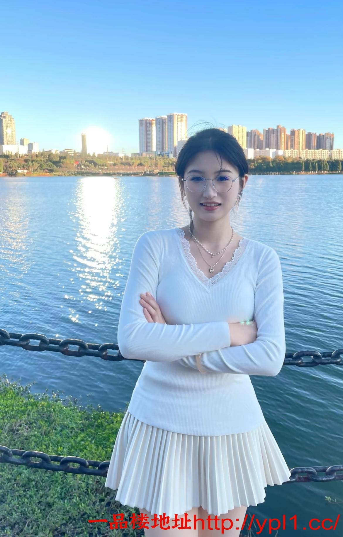 大胸全能御姐深喉女大