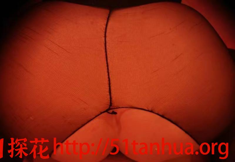 身材苗条的大奶子熟女