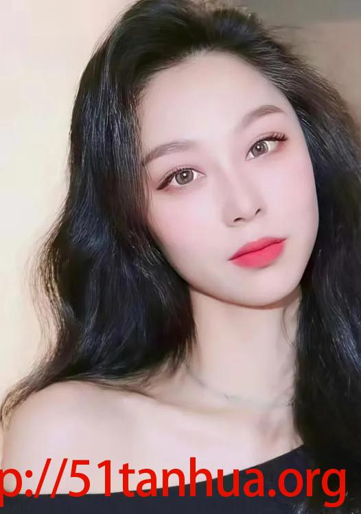 白嫩大奶迷人少妇